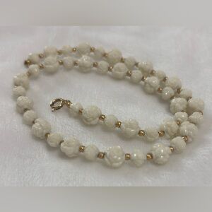VINTAGE NAPIER SIGNED IVORY COLORED CARVED BEADS W GOLD FILIGREE CLASP 15” RARE